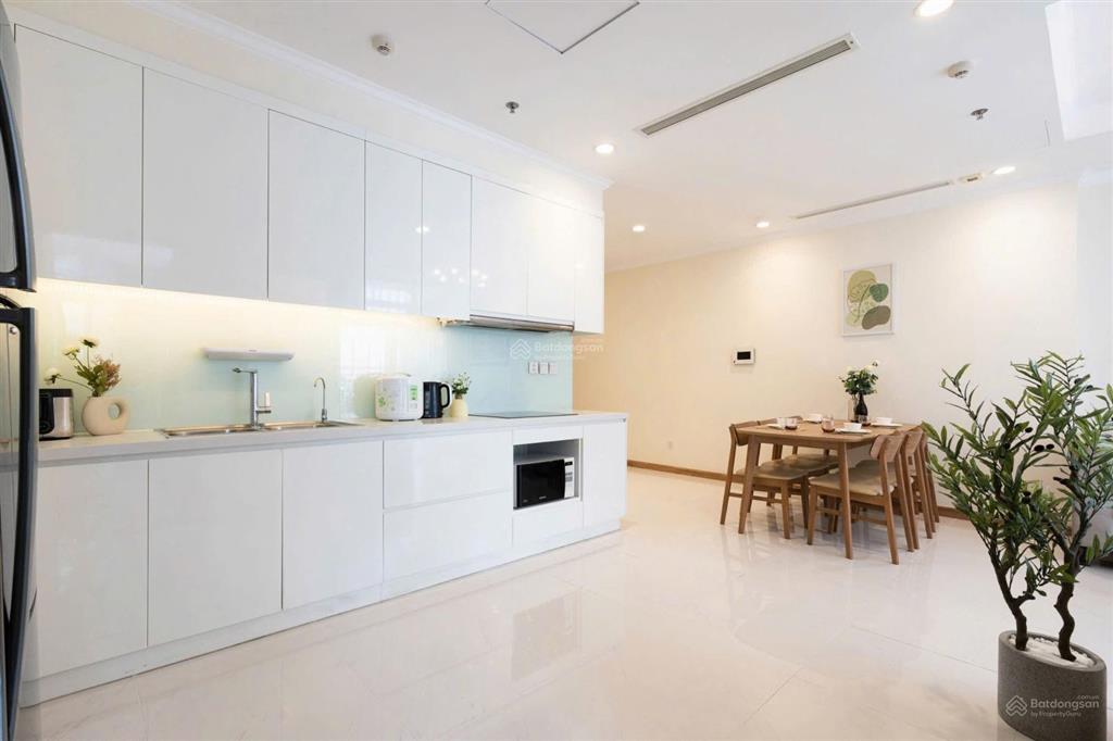 Chủ định cư nước ngoài cần bán gấp căn 2 pn khu landmark, nhà đẹp, sổ hồng sẵn, cho thuê 28 triệu