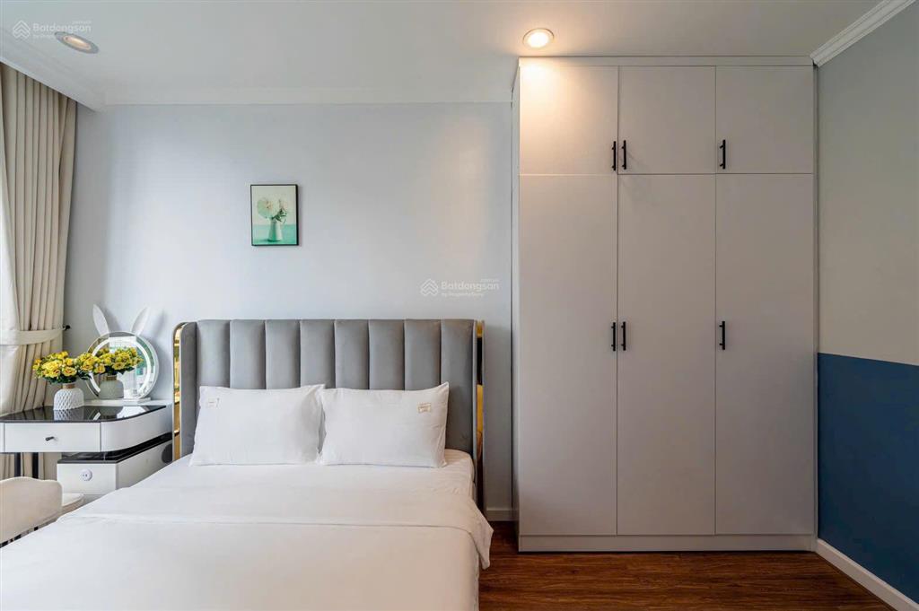 Chủ nhà cần bán gấp căn 2pn sở hữu lâu dài, vinhomes central park view thoáng, thành phố, quận 1