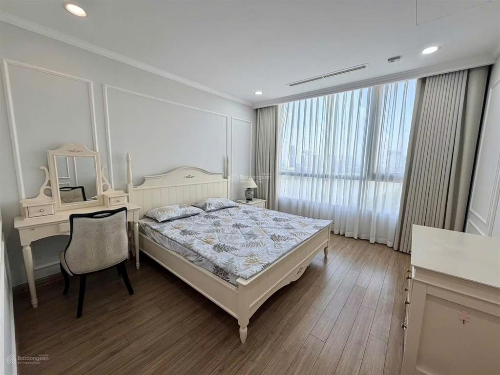 Chủ nhà cần bán gấp căn 2pn sở hữu lâu dài, vinhomes central park view thoáng, thành phố, quận 1