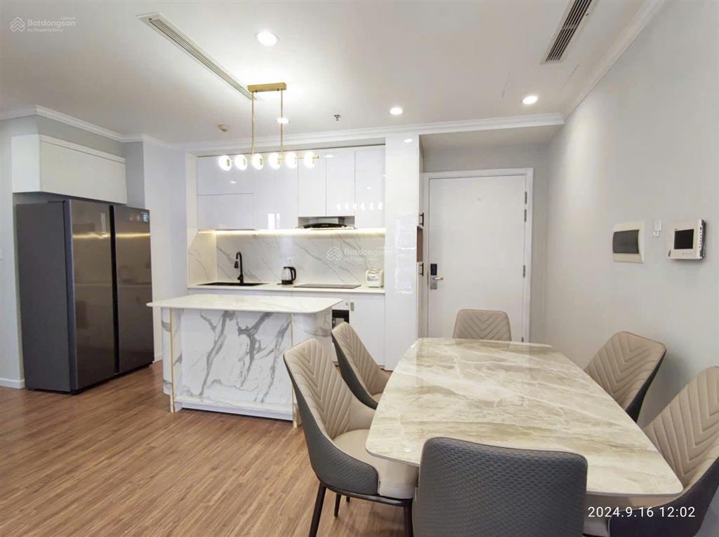 Chủ nhà cần bán gấp căn 2pn sở hữu lâu dài, vinhomes central park view thoáng, thành phố, quận 1