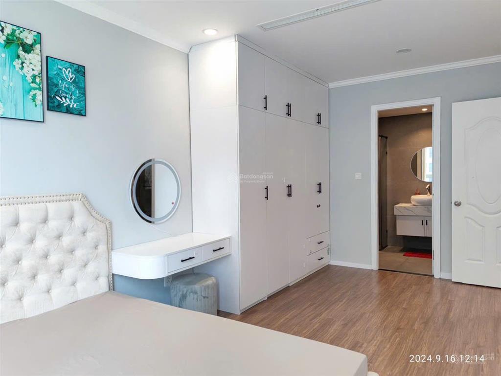 Chủ nhà cần bán gấp căn 2pn sở hữu lâu dài, vinhomes central park view thoáng, thành phố, quận 1