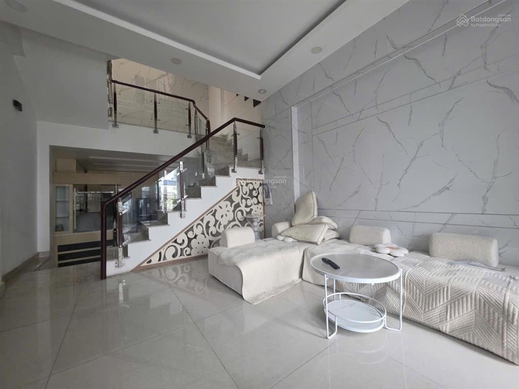 Mặt tiền lớn đường số gần bệnh viện lê văn thịnh. ở hoặc mở vp công ty đều tiện, xe hơi đậu sân