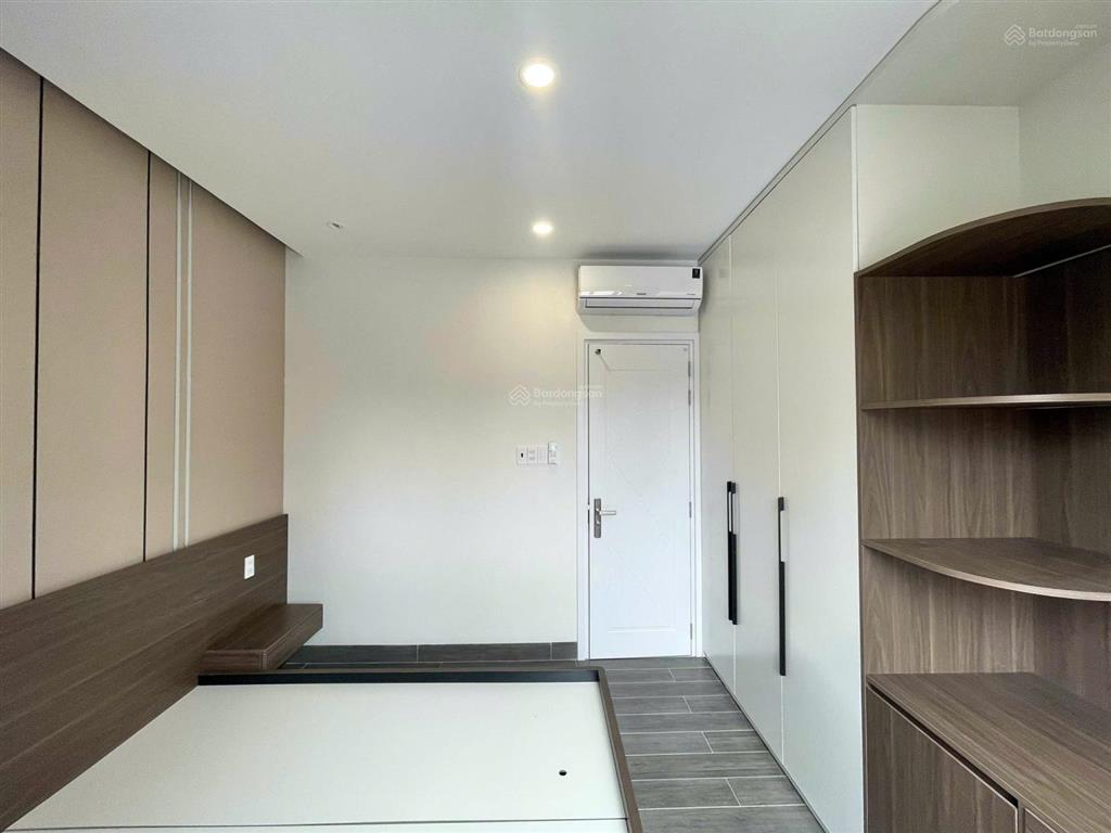 Nhà mới xây cực đẹp 2 mặt tiền đường. ngang 6.5m rộng rãi. có gara oto, tặng full nội thất cao cấp