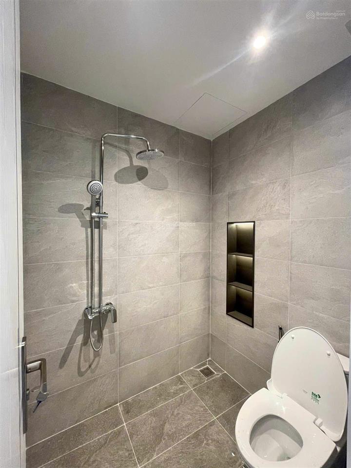 Nhà mới xây cực đẹp 2 mặt tiền đường. ngang 6.5m rộng rãi. có gara oto, tặng full nội thất cao cấp