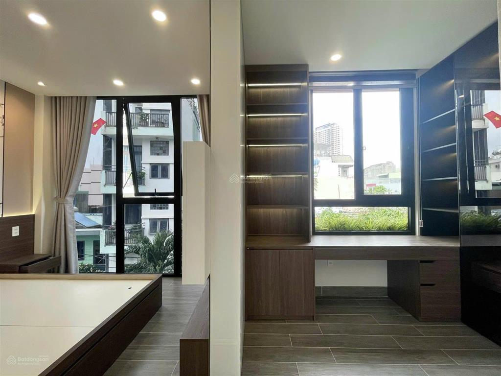 Nhà mới xây cực đẹp 2 mặt tiền đường. ngang 6.5m rộng rãi. có gara oto, tặng full nội thất cao cấp