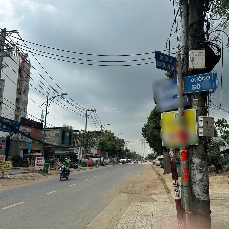 Nhà nát 2 mặt tiền nguyễn thị định và đường số thông suốt. hiếm có, tiện xây mới. nở hậu tài lộc