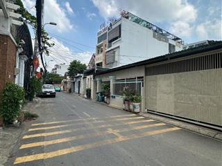 Lô đất đẹp vuông vức không lộ giới. xây cao tầng đường oto chạy thoải mái.cách nguyễn thị định 100m