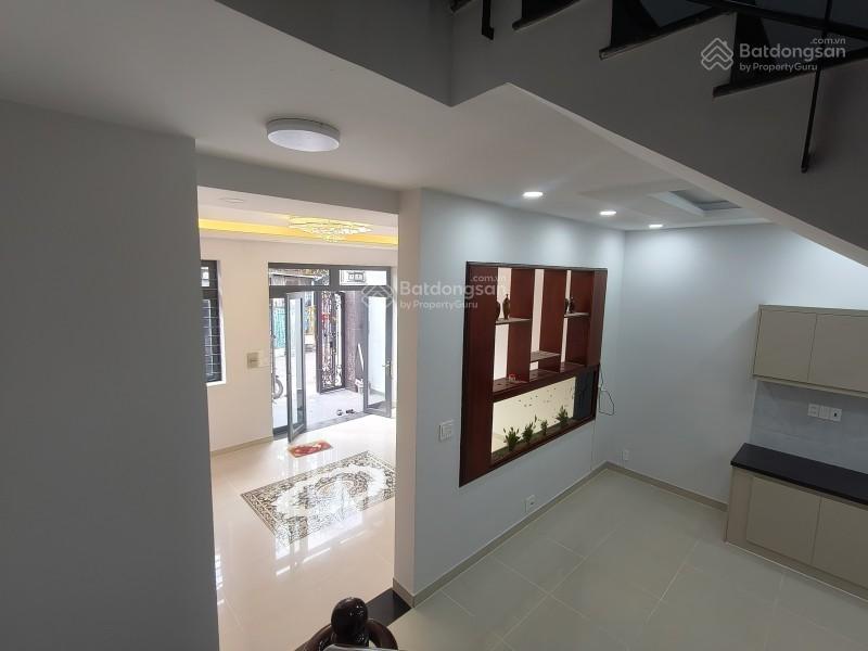 Nhà mặt tiền đường số cách nguyễn duy trinh 30m. xe hơi đậu trong nhà. ngang lên tới 5.7m rộng rãi