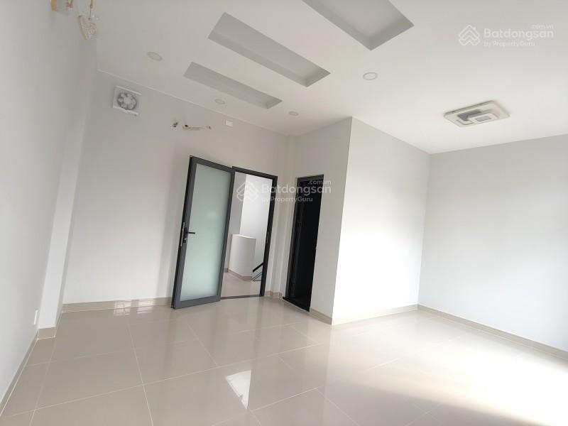 Nhà mặt tiền đường số cách nguyễn duy trinh 30m. xe hơi đậu trong nhà. ngang lên tới 5.7m rộng rãi