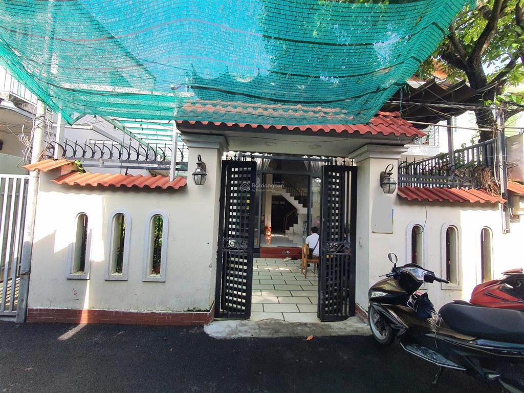 Nhà đẹp ngang 7m dài 17m. giá hiếm có chỉ hơn 8 tỷ tại trung tâm quận 2. xe hơi đậu trong nhà