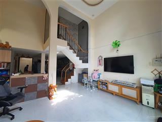 Nhà đẹp ngang 7m dài 17m . giá hiếm có chỉ hơn 8 tỷ tại trung tâm quận 2. xe hơi đậu trong nhà.