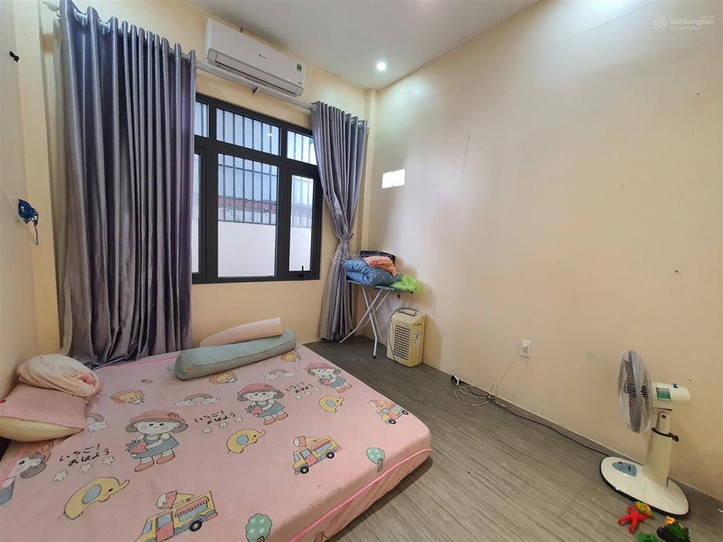 Nhà đẹp ngang 7m dài 17m. giá hiếm có chỉ hơn 8 tỷ tại trung tâm quận 2. xe hơi đậu trong nhà