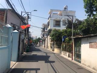 Nhà đẹp căn góc 2 mặt tiền đường số thông thoáng. xe hơi tránh nhau ngay trung tâm q2, khu an ninh