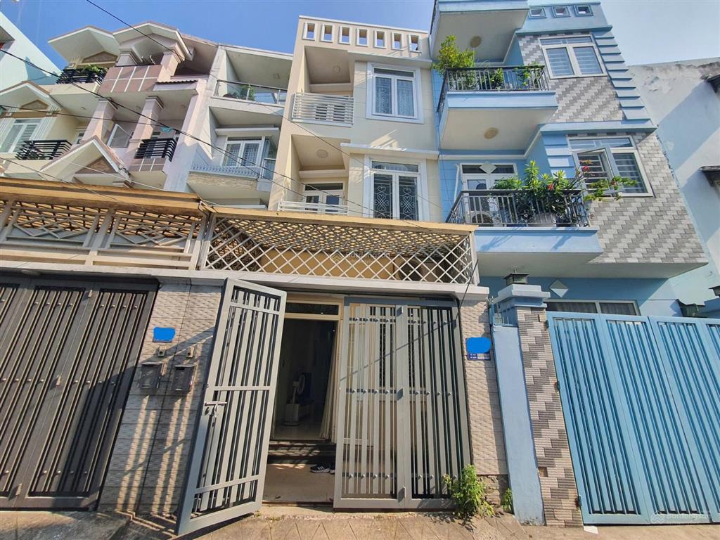 Nhà đẹp 3pn 4wc xe hơi đậu cửa ngay bình trưng tây. để lại nội thất, sổ hồng công chứng trong ngày