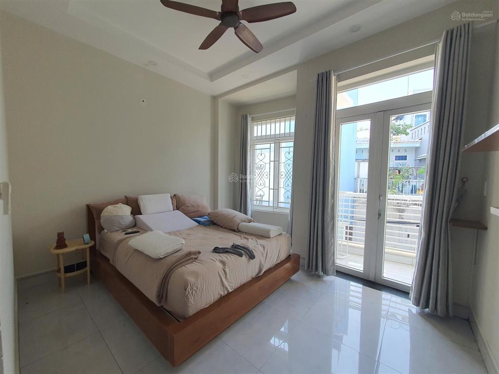 Nhà đẹp 3pn 4wc xe hơi đậu cửa ngay bình trưng tây. để lại nội thất, sổ hồng công chứng trong ngày