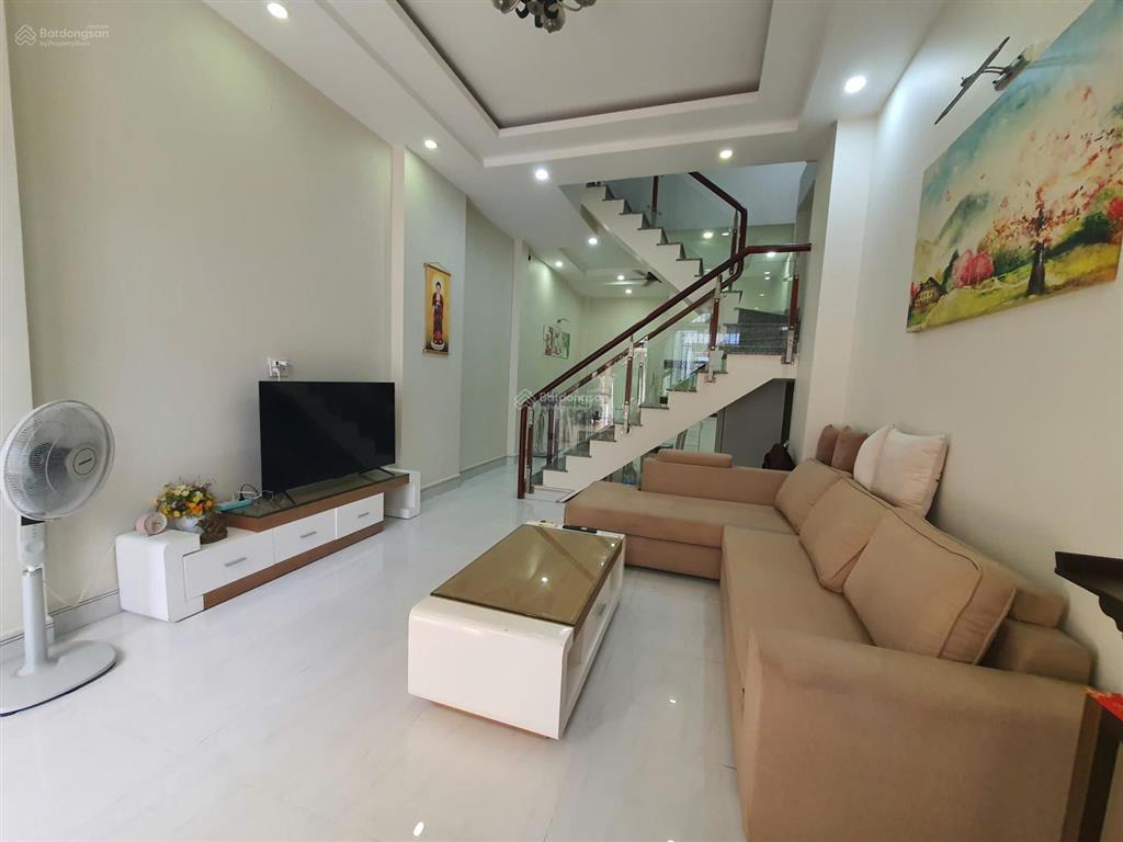 Nhà đẹp 3pn 4wc xe hơi đậu cửa ngay bình trưng tây. để lại nội thất, sổ hồng công chứng trong ngày