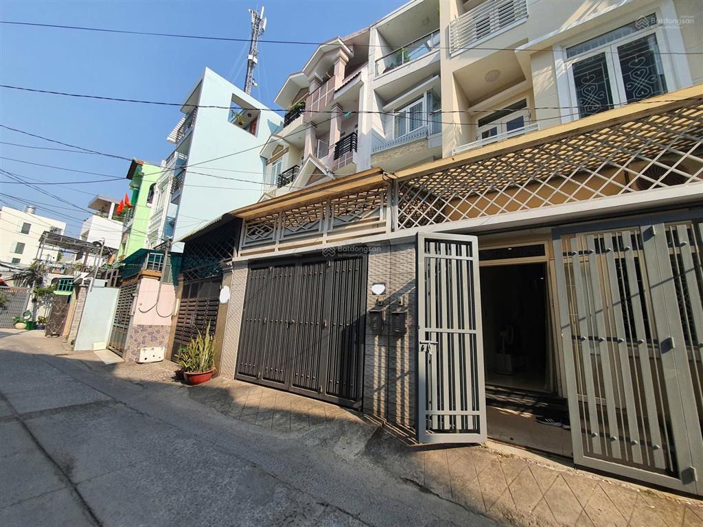 Nhà đẹp 3pn 4wc xe hơi đậu cửa ngay bình trưng tây. để lại nội thất, sổ hồng công chứng trong ngày