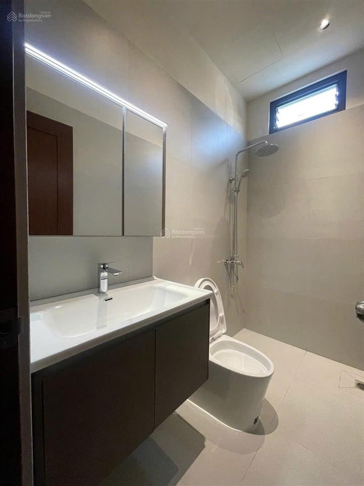 Nhà mới sân oto mặt tiền đường số bình trưng tây hiếm có. đường oto thông suốt.di chuyển thuận tiện