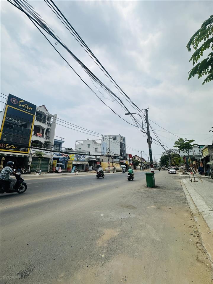 Đất hiếm khu phân lô đẹp cách nguyễn thị định chỉ 30m. đường xe oto tới đất.sổ hồng công chứng ngay