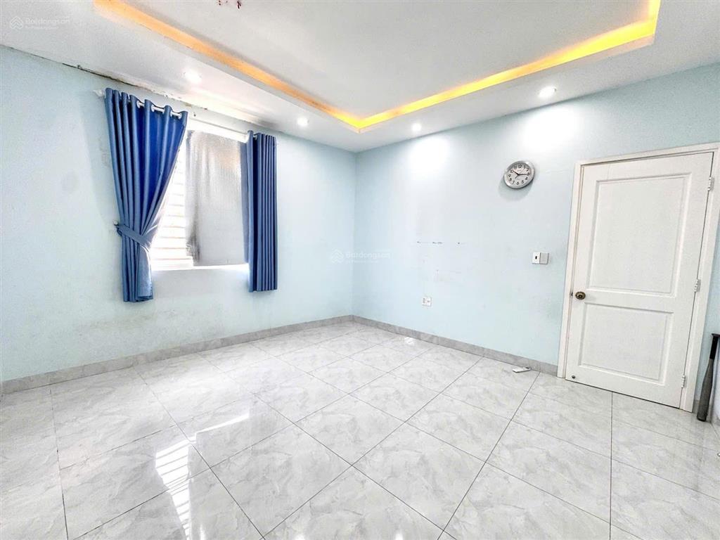 Nhà 4 tầng mặt tiền kinh doanh, đường số rộng rãi 2 xe oto tránh nhau. 4pn 3wc công năng tối ưu