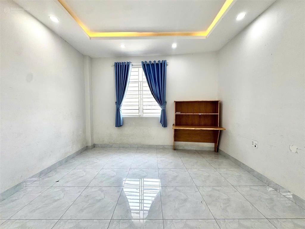 Nhà 4 tầng mặt tiền kinh doanh, đường số rộng rãi 2 xe oto tránh nhau. 4pn 3wc công năng tối ưu
