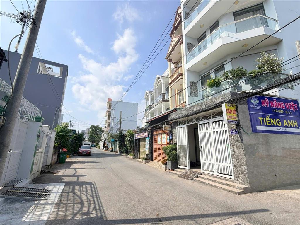 Nhà 2 tầng 2pn 3wc ngay đường số 42 bình trưng đông. cách bệnh viện lê văn thịnh chỉ 300m