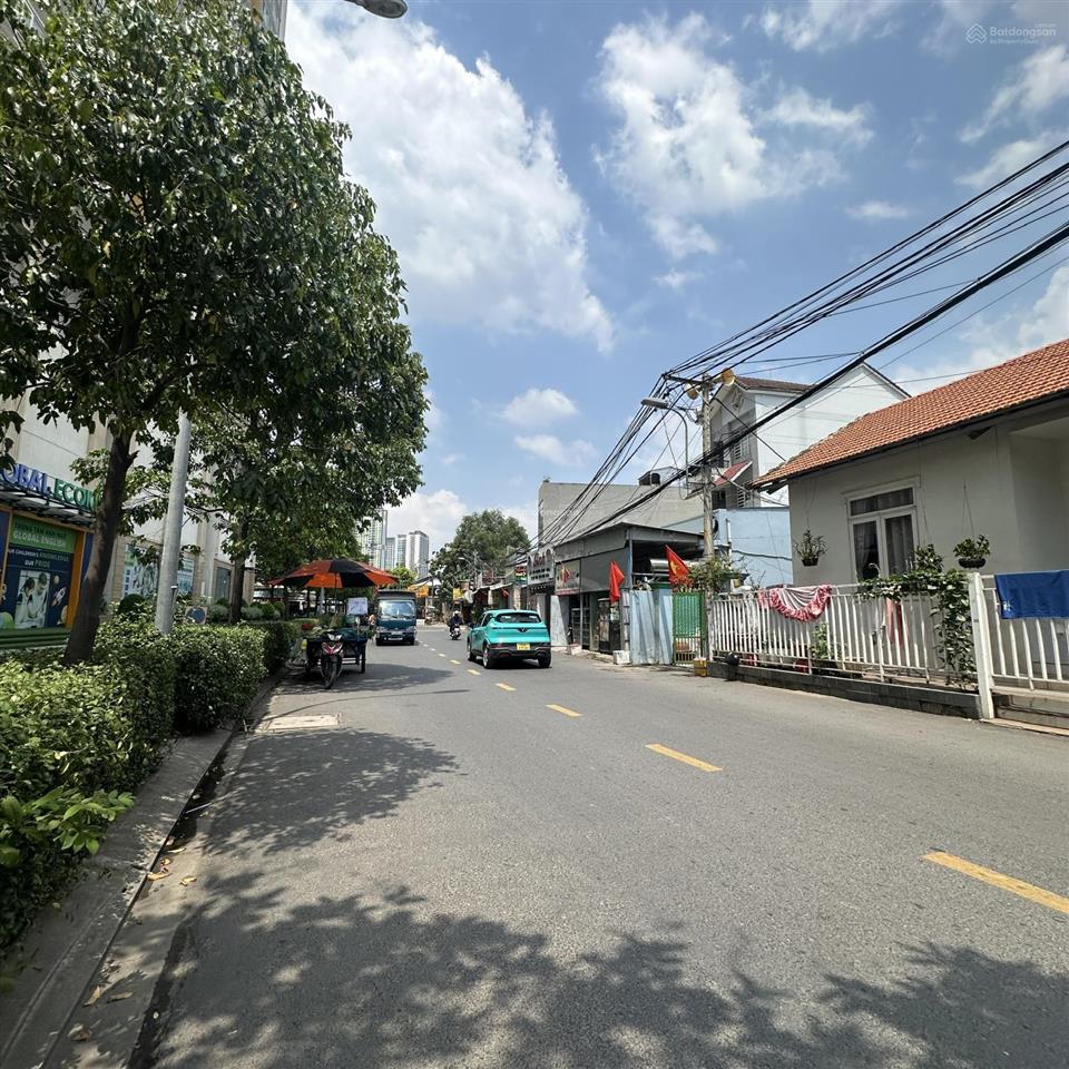 Đất đẹp ngang gần 7m cực hiếm, sổ vuông vức hướng đông nam xây nhà đẹp. bước chân qua đảo kim cương