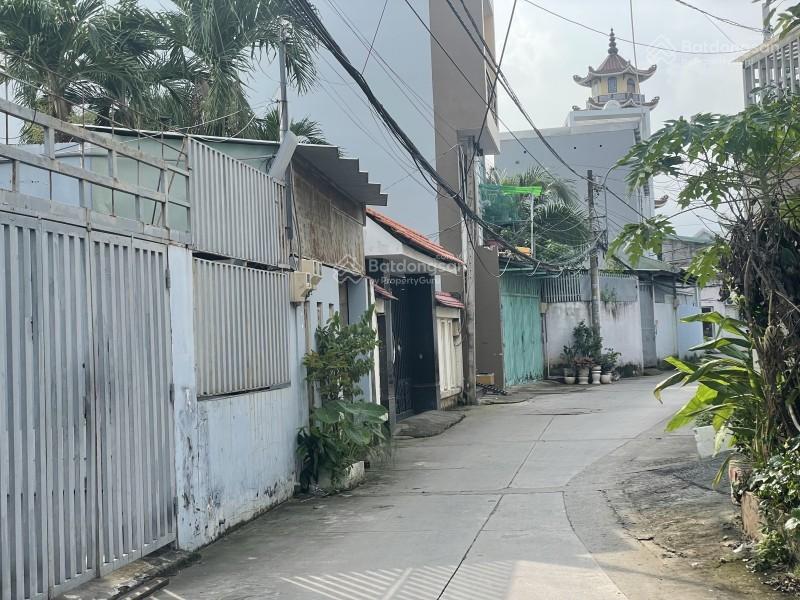 Đất đẹp 104m2 hẻm xe hơi thông quận 2. gần bệnh viện lê văn thịnh. bước chân ra nguyễn thị định