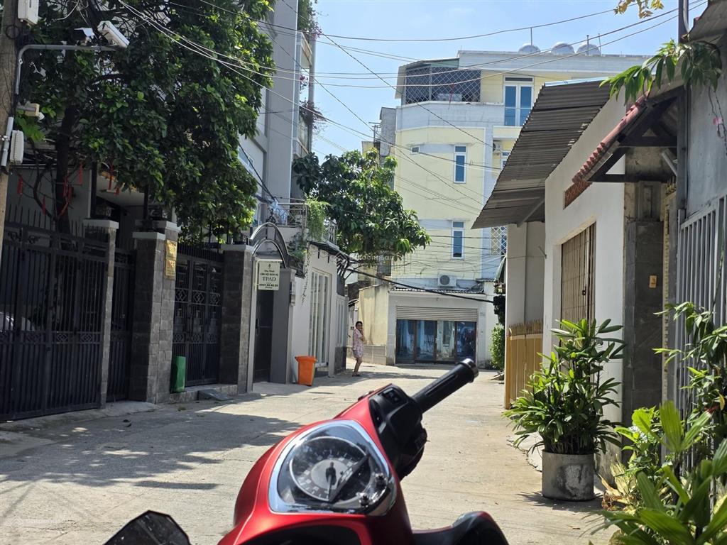 Đất 200m2 sẵn dãy trọ cho thuê. 9.4mx21m xây cao tầng tiện làm chdv. cách nguyễn thị định chỉ 50m