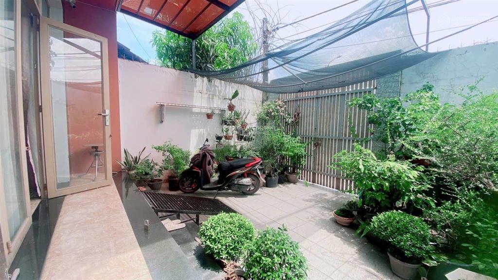 Nhà đẹp 3 tầng 6mx17.5m gần bệnh viện lê văn thịnh. đường xe hơi rộng rãi, sổ sẵn công chứng ngay