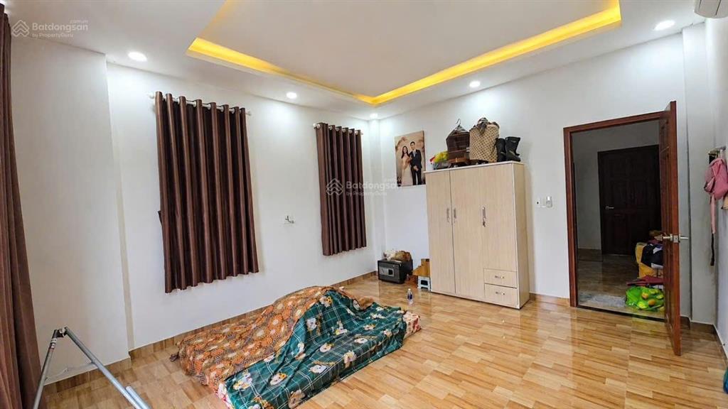 Nhà đẹp 3 tầng 6mx17.5m gần bệnh viện lê văn thịnh. đường xe hơi rộng rãi, sổ sẵn công chứng ngay