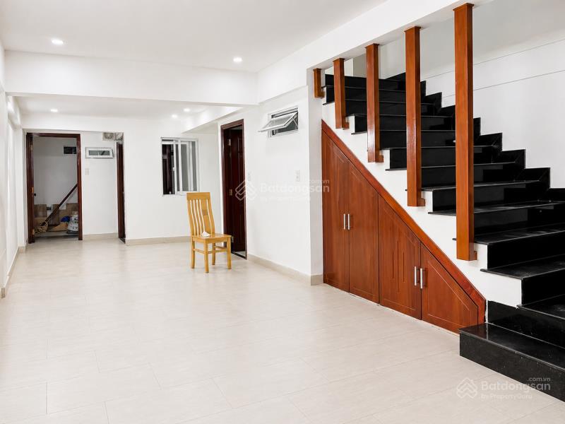 Nhà mặt tiền kinh doanh, văn phòng công ty trung tâm quận 2. đường lộ giới 12m xe hơi thông suốt