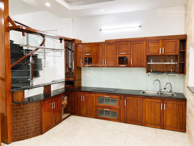 Nhà mặt tiền kinh doanh, văn phòng công ty trung tâm quận 2. đường lộ giới 12m xe hơi thông suốt