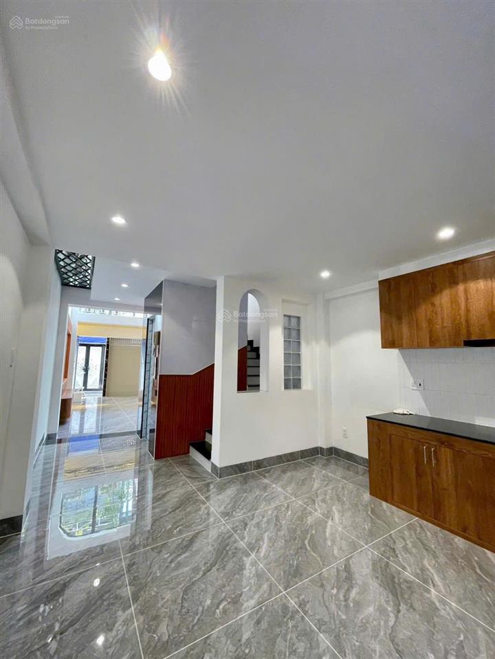 Nhà mới 4 tầng 5pn 6wc cực đẹp sát nguyễn duy trinh. có thang máy, gara oto, nội thất xịn xò