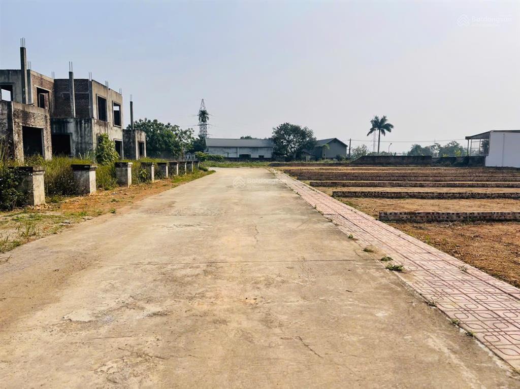 Bán đất tại ngay trung tâm thương mại và kcn phú sơn  nhuận trạch 575m2