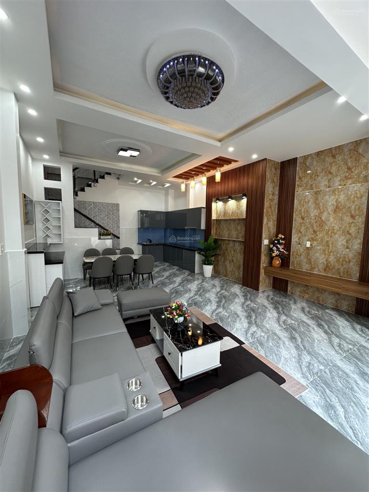 Trệt 2 lầu 51,4m2 đất 110,9m2 sàn, 5,7 tỷ.