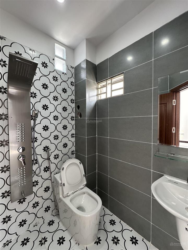 Trệt 2 lầu 51,4m2 đất 110,9m2 sàn, 5,7 tỷ.