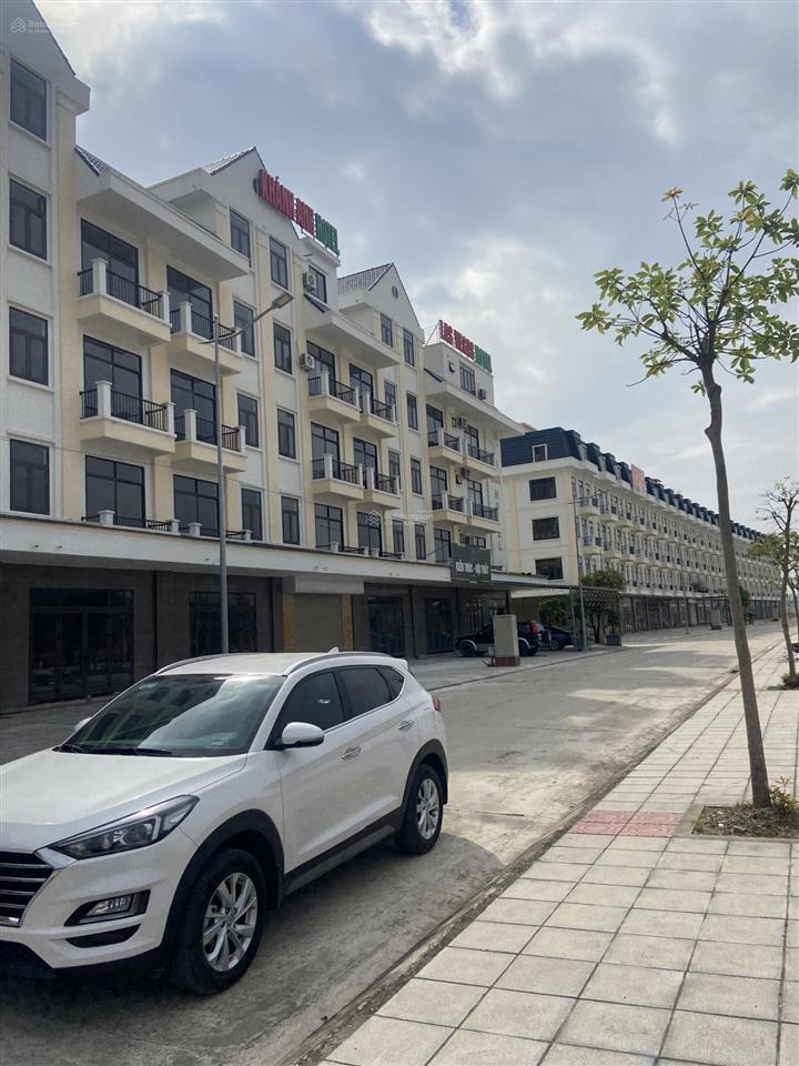 Bán shophouse đại lộ 58m vân đồn, cảng quốc tế ao tiên, dt 120,78m2 xây 5 tầng, sổ đỏ giá 9,6 tỷ