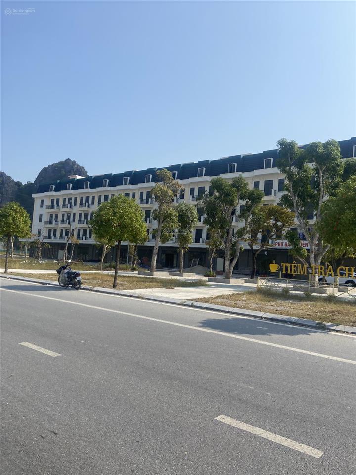 Bán shophouse đại lộ 58m vân đồn, cảng quốc tế ao tiên, dt 120,78m2 xây 5 tầng, sổ đỏ giá 9,6 tỷ