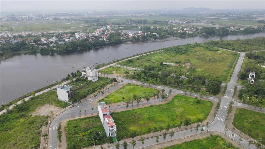 Bán đất ceo 2 mặt sông, gần công viên sunworld, cạnh bv việt đức cs2, dt 100m2, tây, giá 46 tr/m2