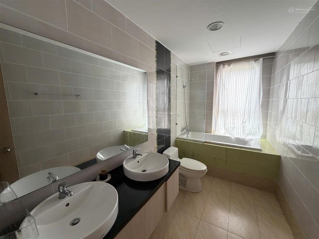 Cho thuê 3pn 2wc 122m² giá 14 triệu ở ngay dragon hill.  0938 985 ***