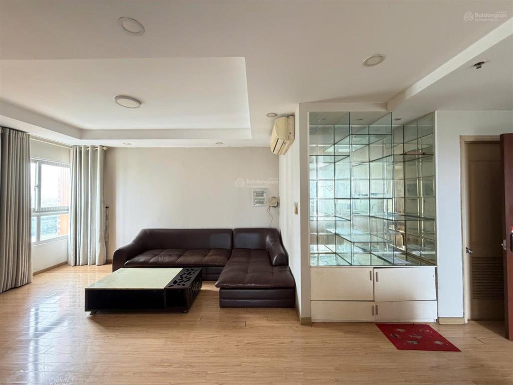 Cho thuê 3pn 2wc 122m² giá 14 triệu ở ngay dragon hill.  0938 985 ***