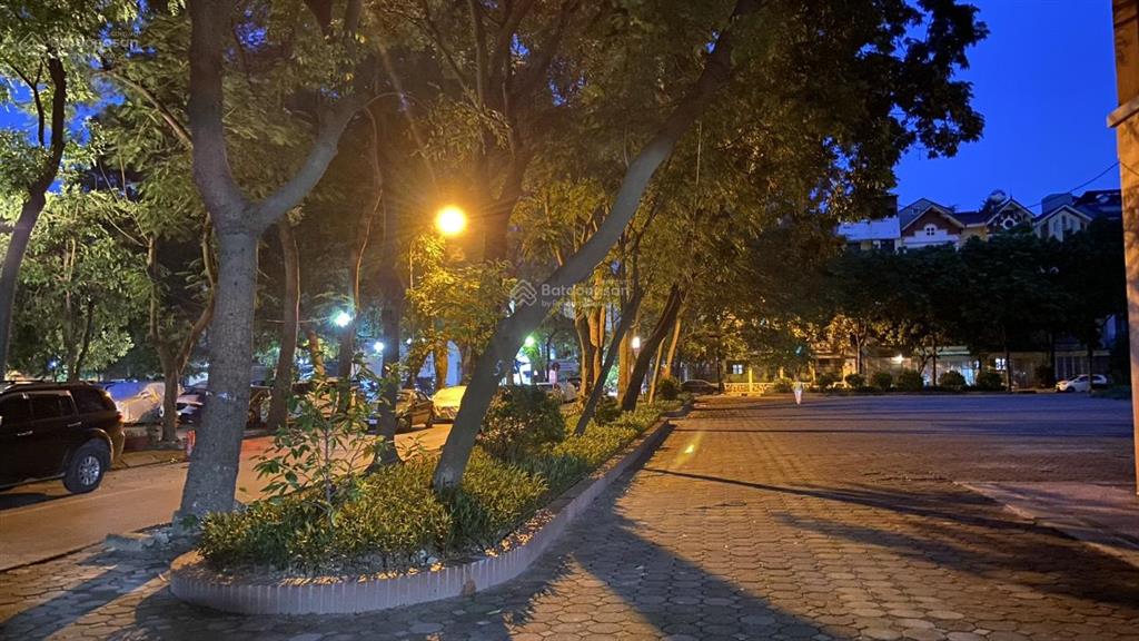 Chính chủ bán căn góc tầng đẹp, chung cư ct2b khu đô thị mới văn quán, sổ đỏ 68m2 sang tên