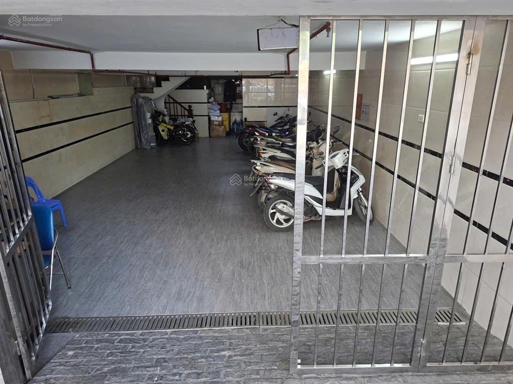 Cho thuê bt 200m2 x 4 tầng 1 hầm tại imperia garden tại nguyễn huy tưởng, hà nội