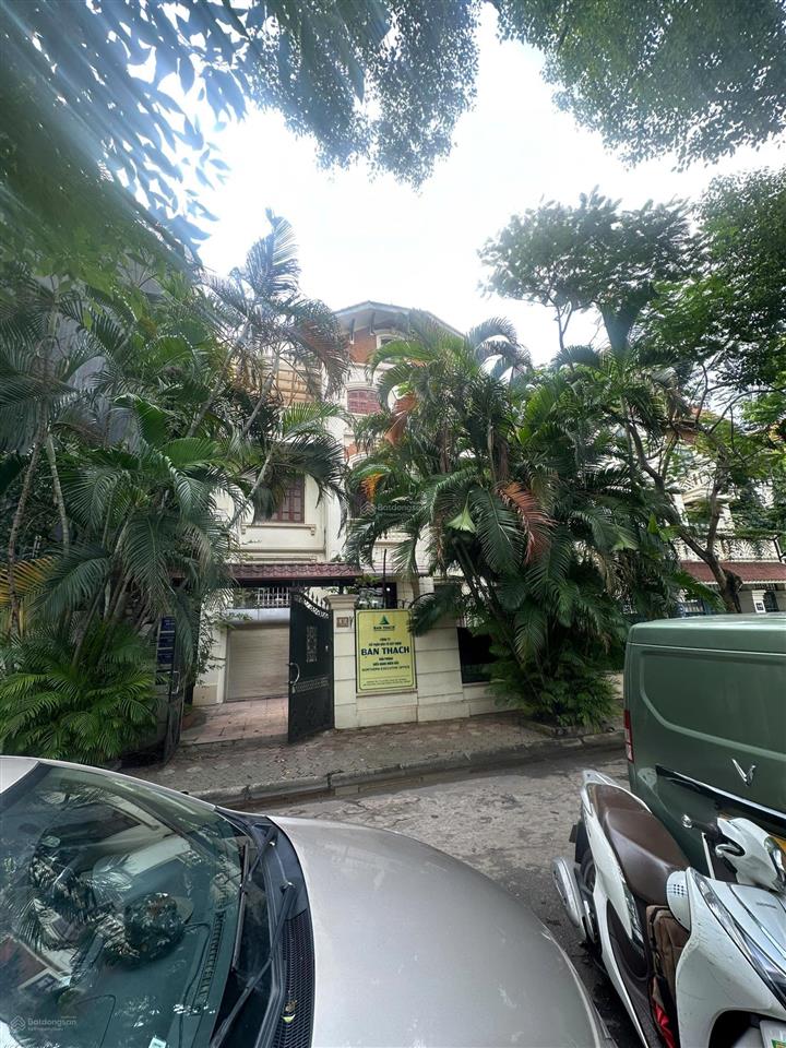 Cho thuê biệt thự đẹp 200m2 riêng biệt khu nam trung yên, cầu giấy, hà nội.