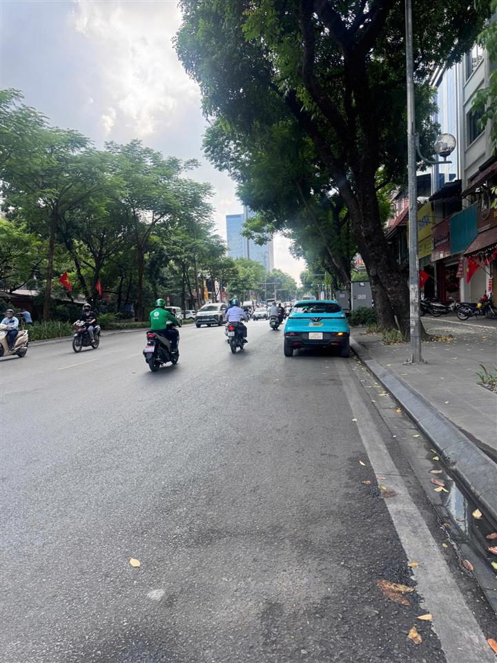 Cho thuê nhà mặt phố huỳnh thúc kháng căn góc (3 mặt thoáng), đống đa hà nội