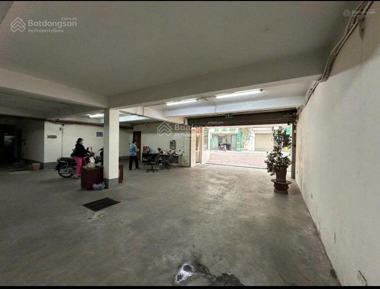 Cần cho thuê tòa nhà phố căn góc 2 mặt tiền phố lạc long quân view hồ tây, hà nội.