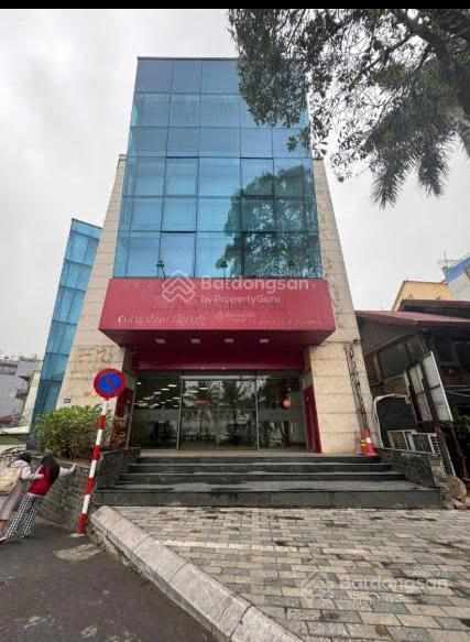 Cần cho thuê tòa nhà phố căn góc 2 mặt tiền phố lạc long quân view hồ tây, hà nội.