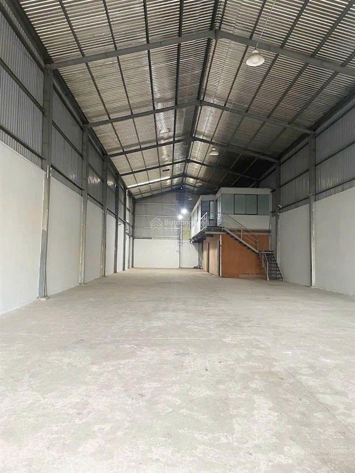 Nhà thuê 11x42m hương lộ 2 có văn phòng giá 42tr/th
