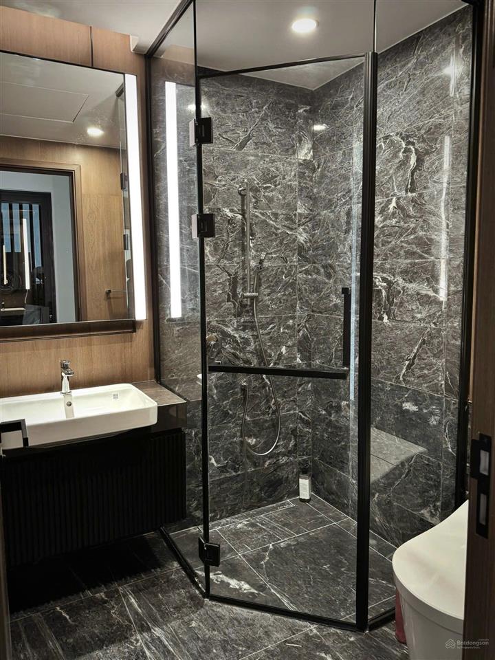Trống sẵn căn 3pn lumiere riverside full nội thất đẹp cần cho thuê 50tr/tháng. sẵn pass xem nhà